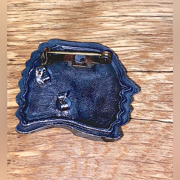 Vintage Inspired Indian Headdress Brooch + Stud Earring Set - Picture 9 of 11